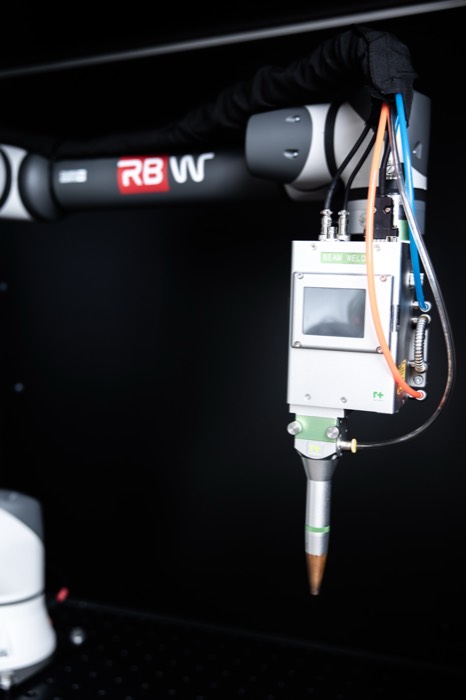 Laserschweißkopf am Roboter